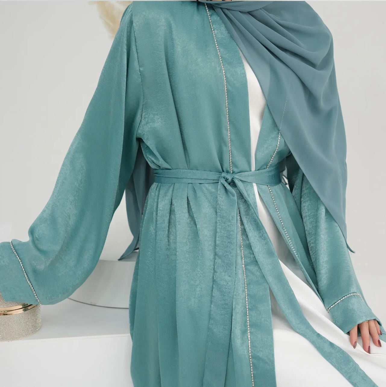 Diamantes Kimono Abaya