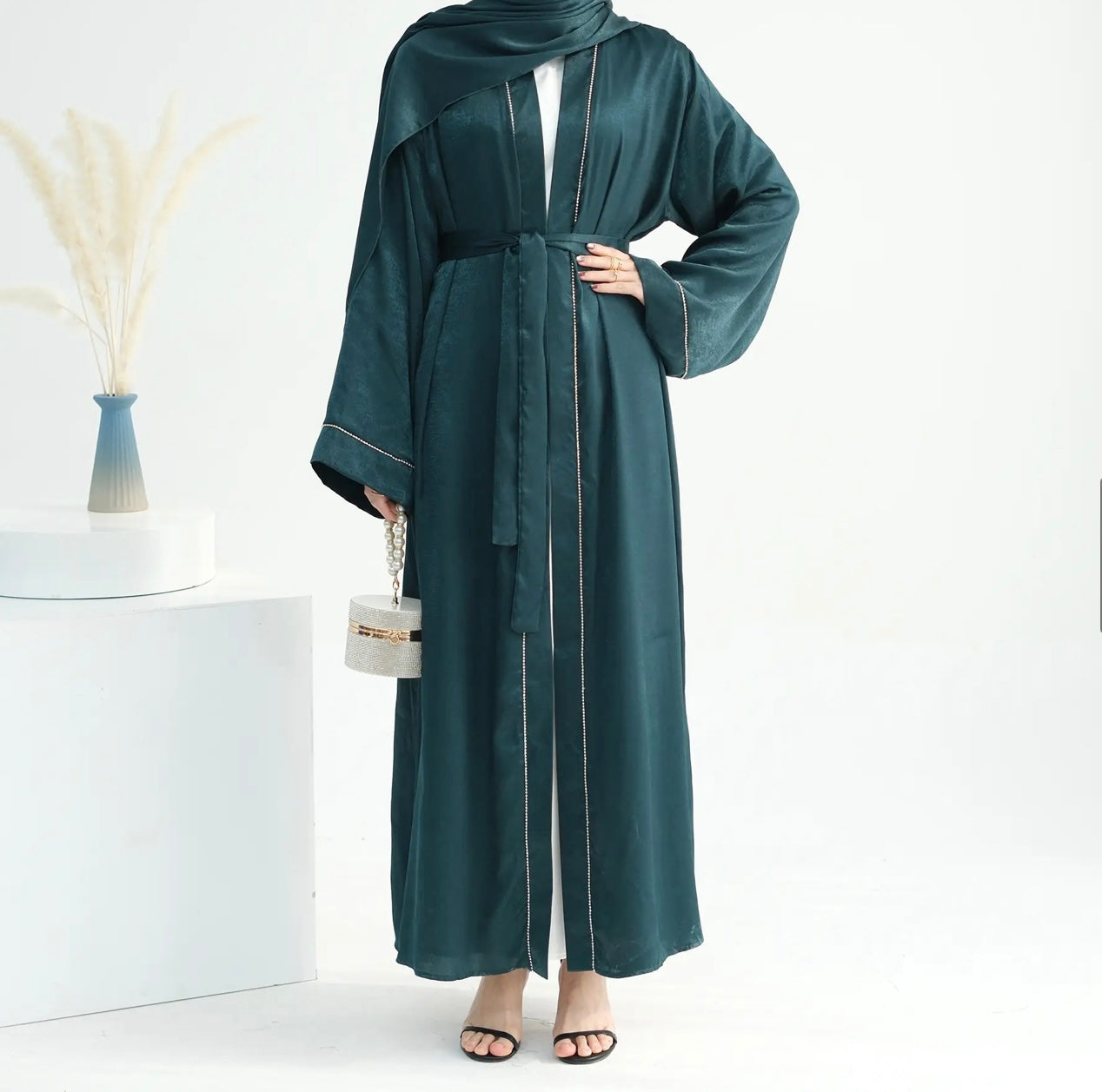 Diamantes Kimono Abaya